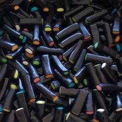 Mini cables réglisse fourrés lisses ( 100g ) halal
